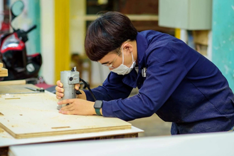 Máy cắt cuống cà pháo giá 41 triệu đồng do sinh viên Bách khoa chế tạo mang hiệu quả bất ngờ (1) (1)